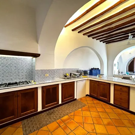 Villa Indipendente Vista Mare Sul Corso Di A Due Passi Dalla Santa Marina Salina